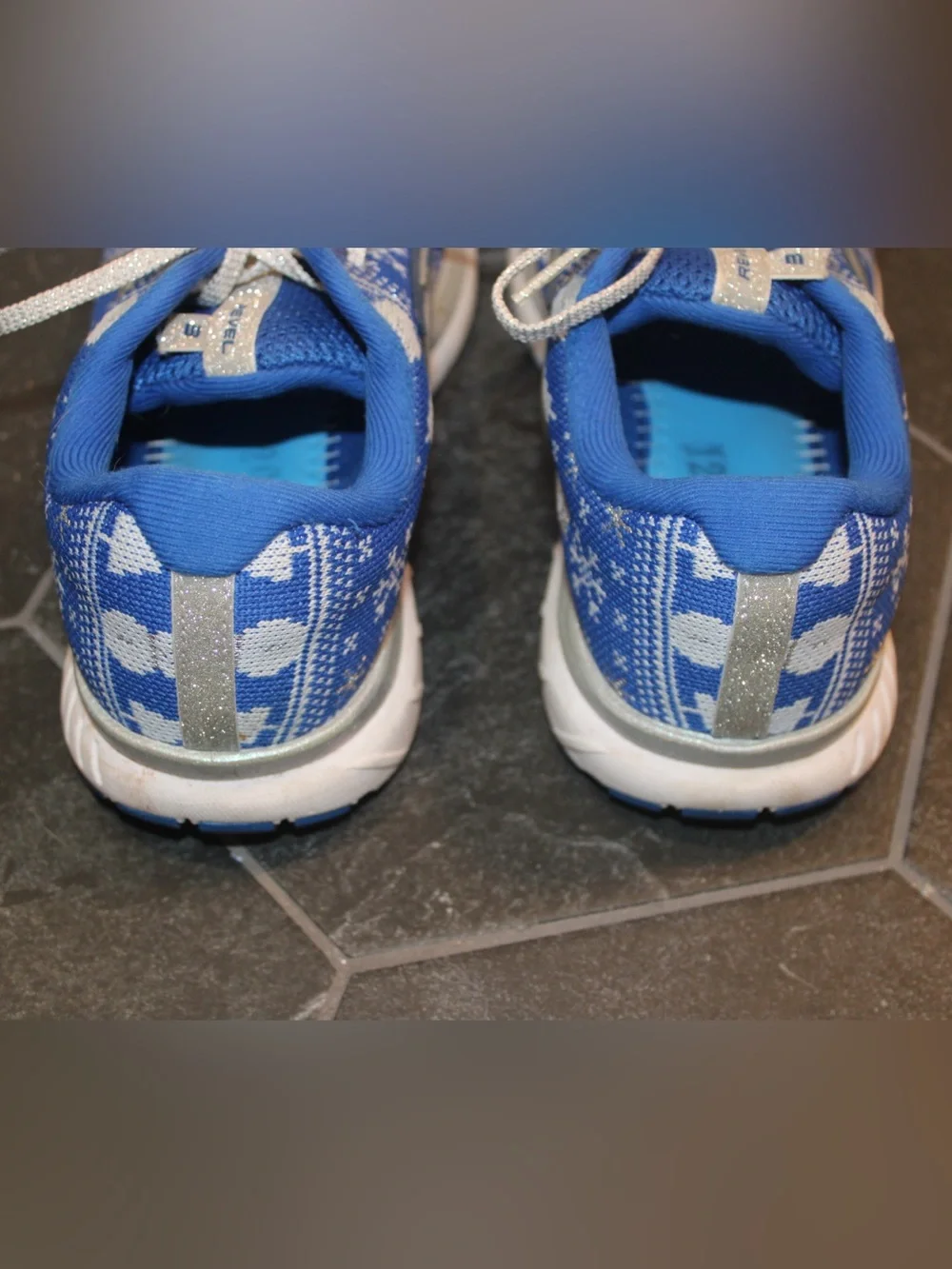 Brooks Revel 3 Run Merry Christmas Blue Women's Size 6.5 - No Insoles - Picture 12 of 15